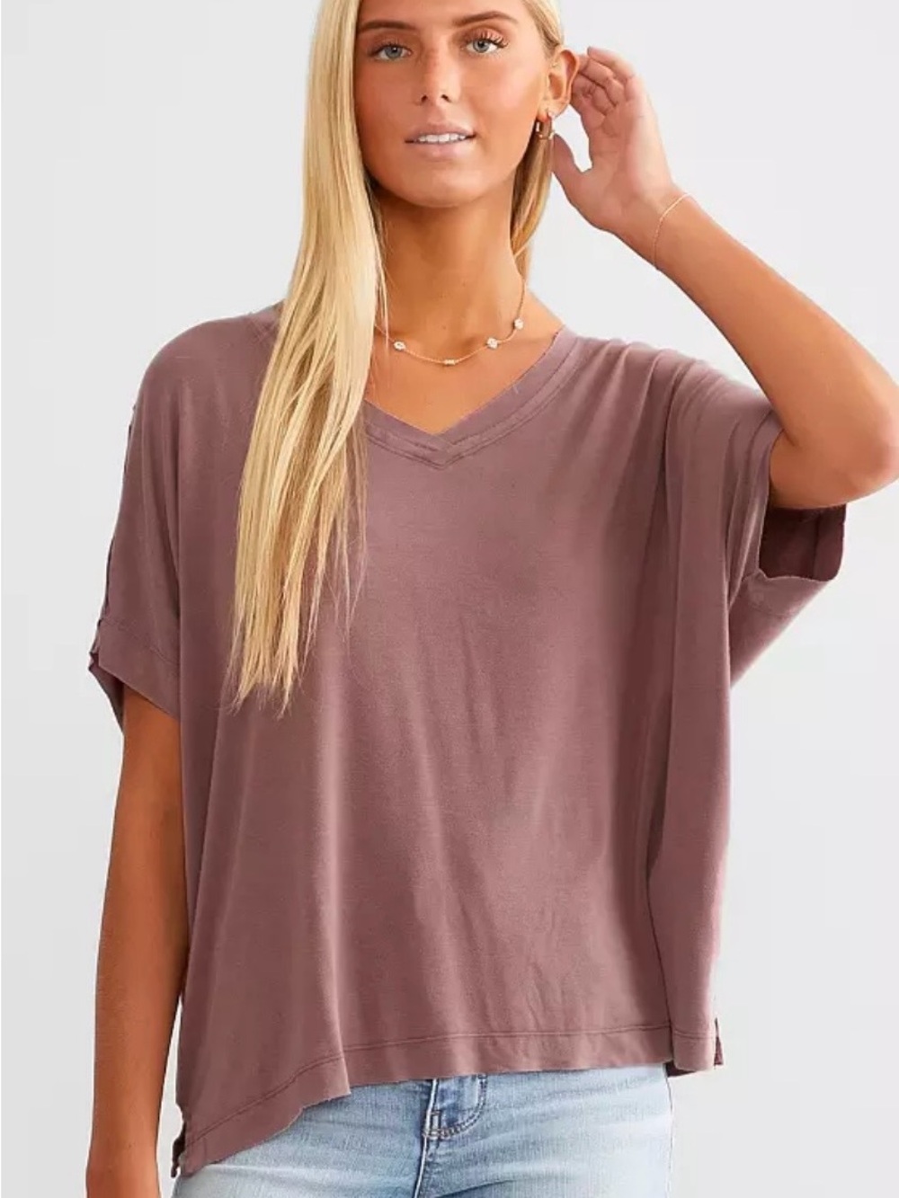 BUCKLE Mischa Sleek T-Shirt Mauve Super Soft Stretch V Neck Raw Hem MEDIUM